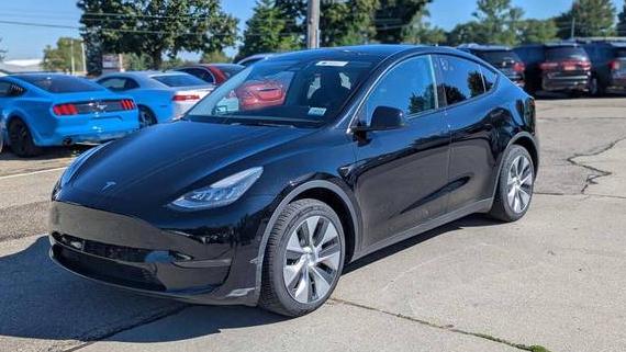 TESLA MODEL Y 2021 5YJYGDEEXMF185952 image